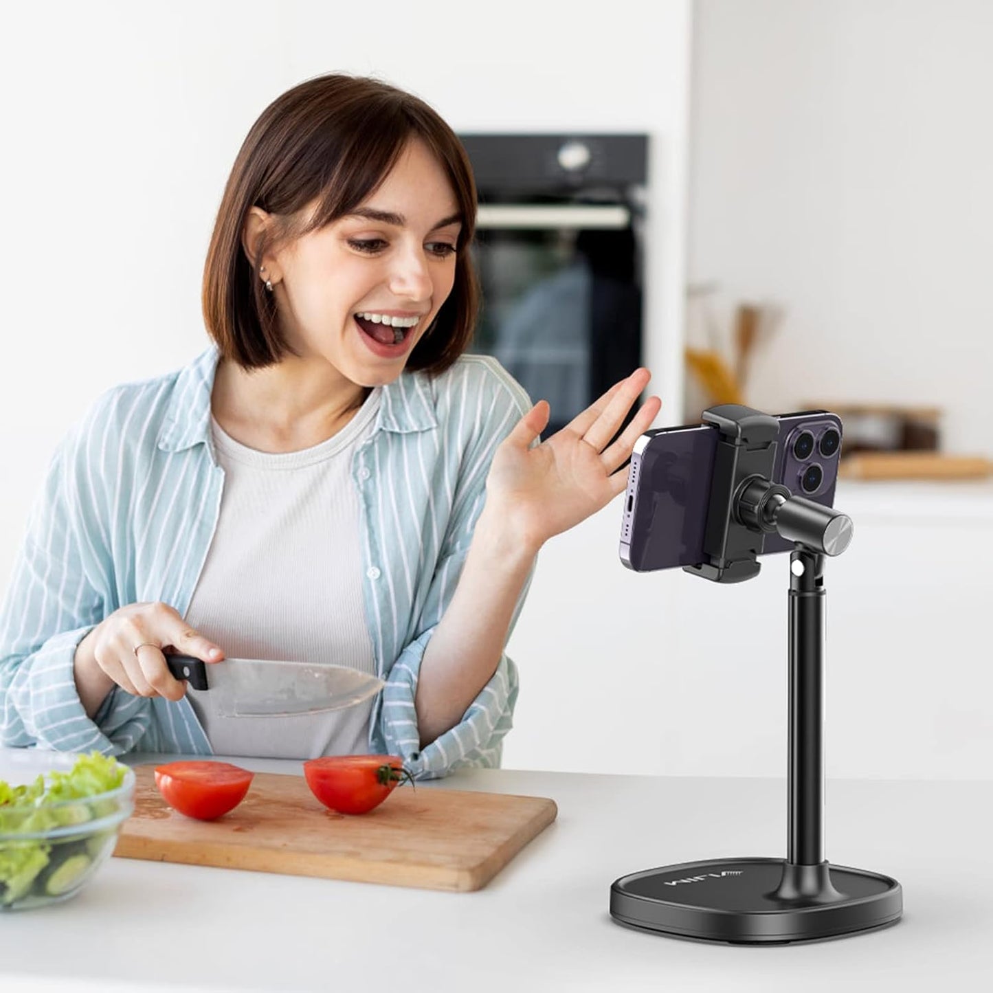 ULANZI SK-06 Cell Phone Cooler Phone Stand, Desktop Cell Phone Gaming Radiator with Cooling Device, Height Adjustable Phone Stand 2.56-3.49 inches iOS/Android Semiconductor Heatsink Cooling